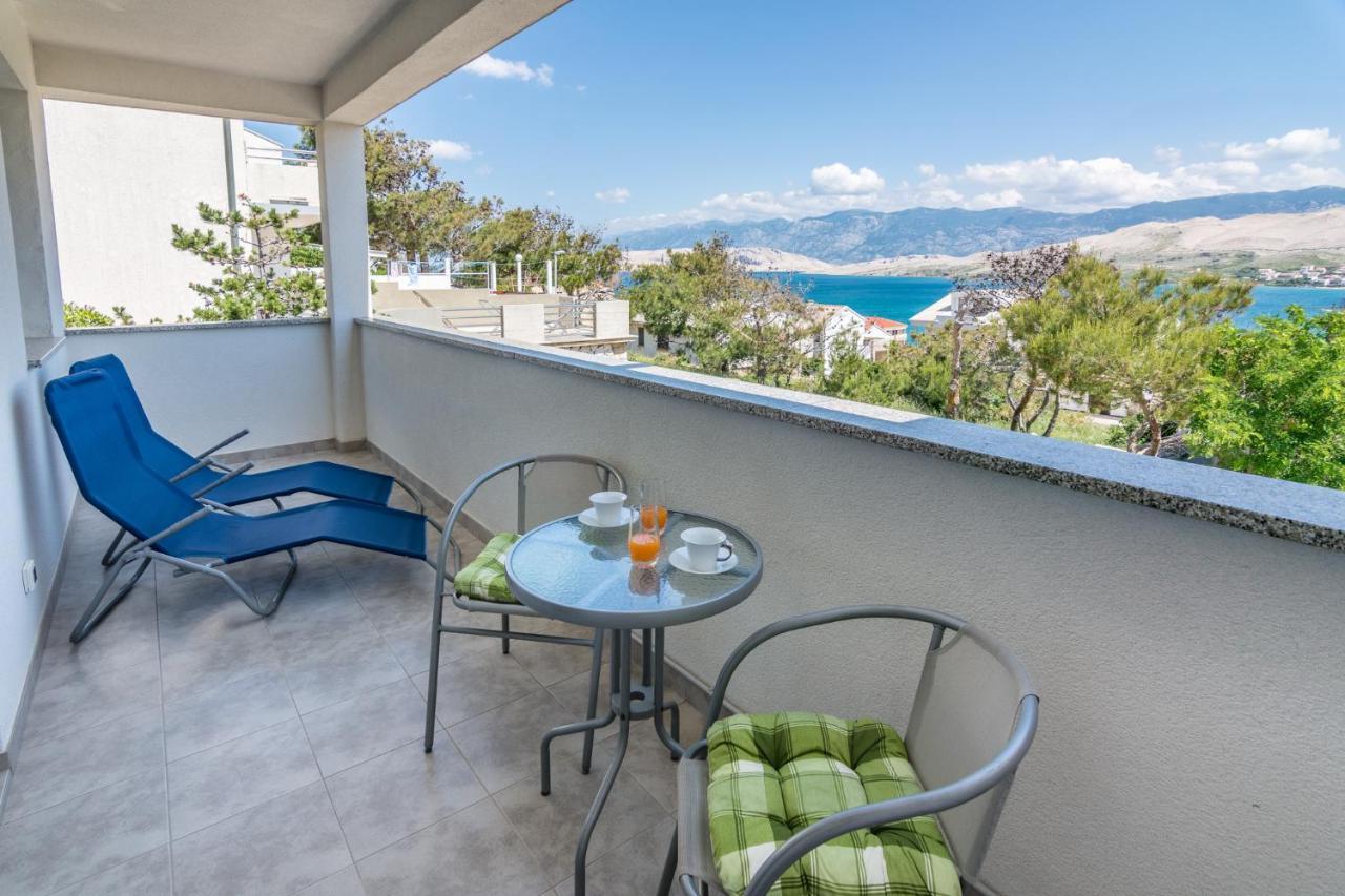 Apartments Veronika Đảo Pag Ngoại thất bức ảnh