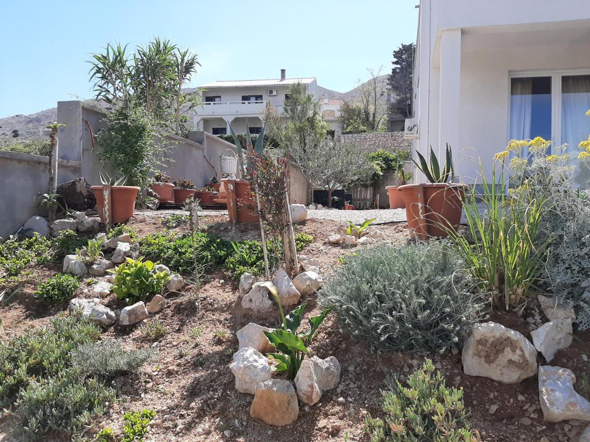 Apartments Veronika Đảo Pag Ngoại thất bức ảnh