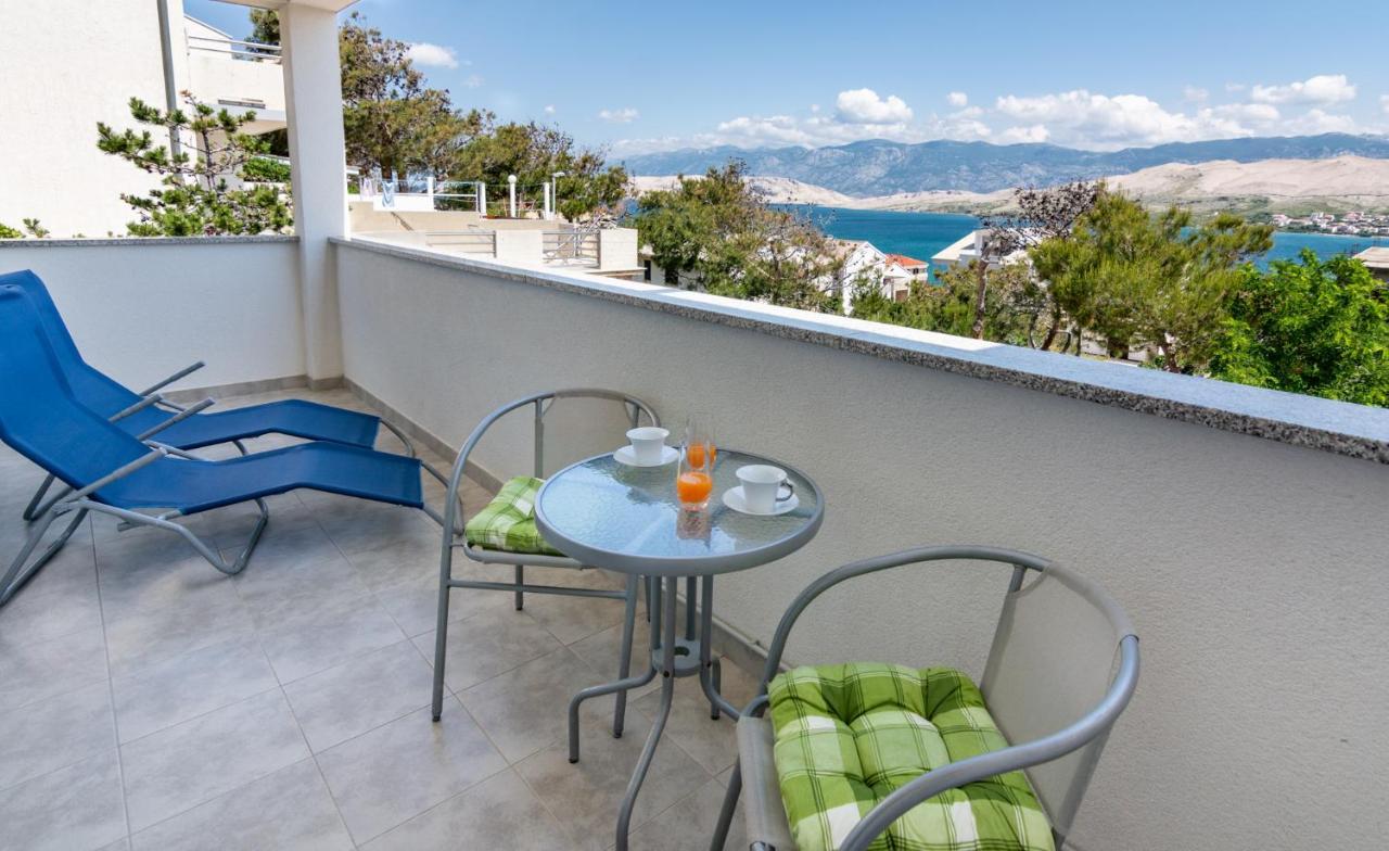 Apartments Veronika Đảo Pag Ngoại thất bức ảnh
