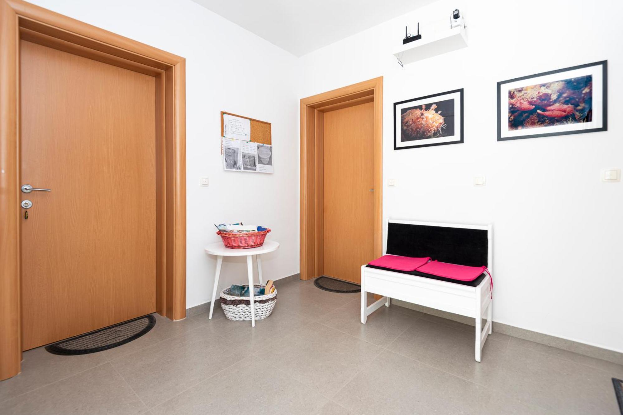 Apartments Veronika Đảo Pag Ngoại thất bức ảnh