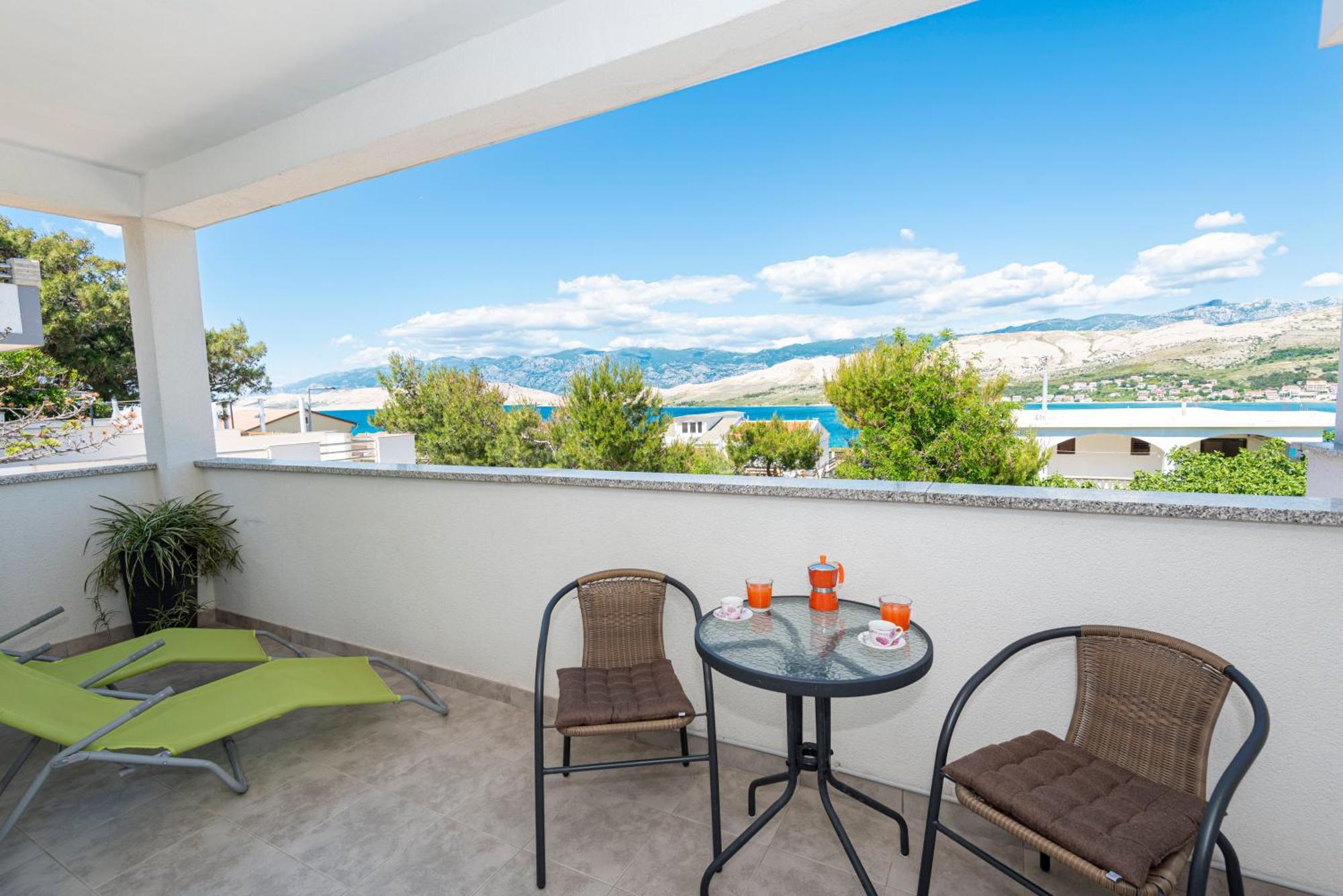 Apartments Veronika Đảo Pag Ngoại thất bức ảnh
