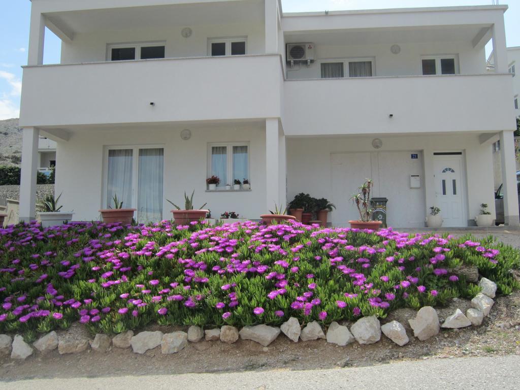 Apartments Veronika Đảo Pag Ngoại thất bức ảnh